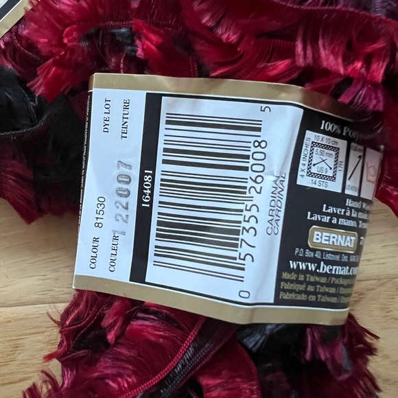Bernat Boa Yarn, 4 Skeins - Picture 3 of 4